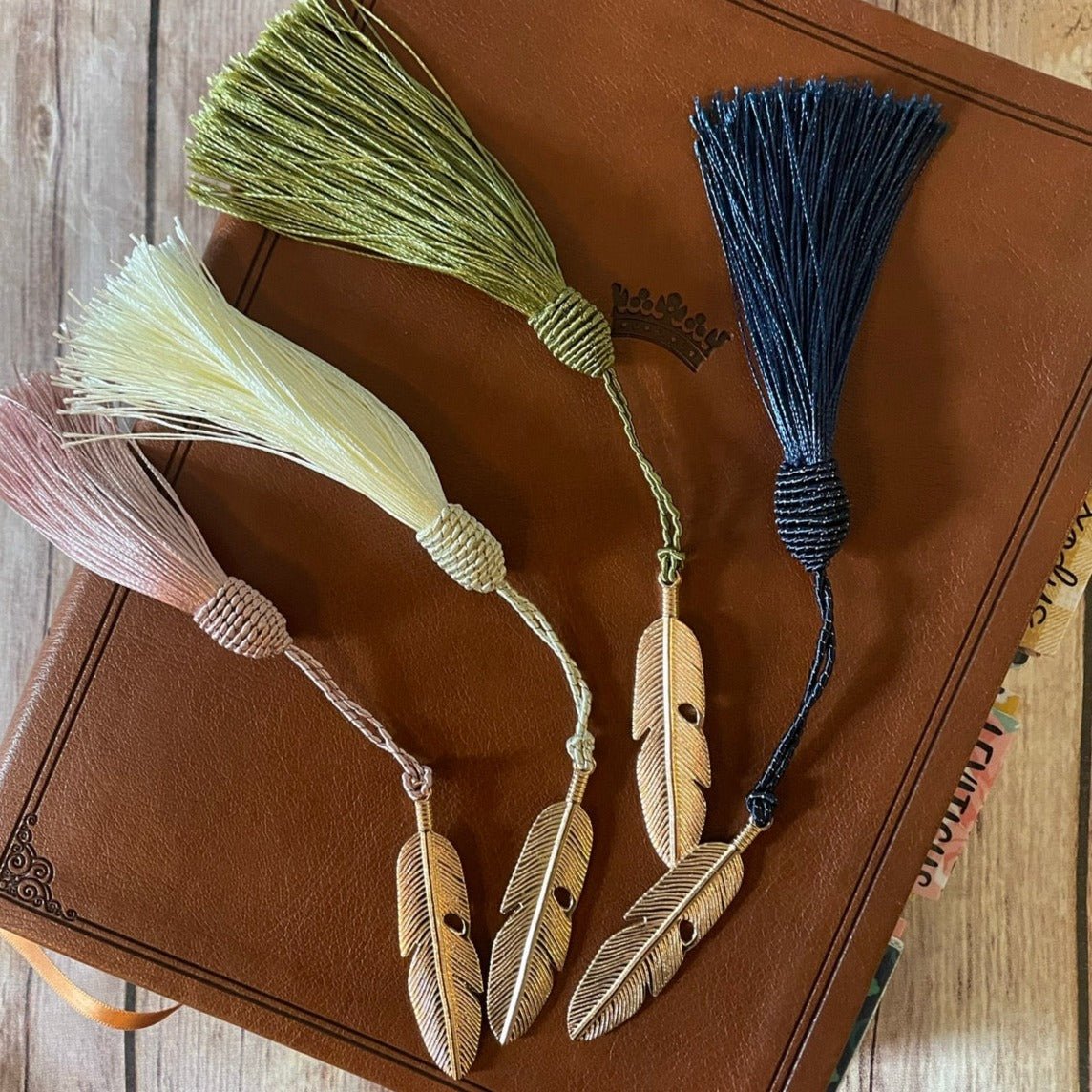 Christian Feather Bookmark ~Psalm 91:4 - The James Method
